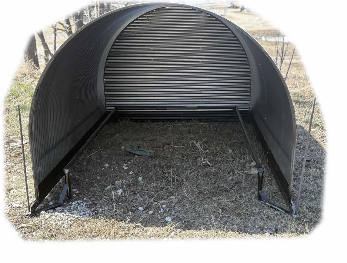 Port-A-Hut Medium Shelter works well for feeder pigs, goats, sheep, calves, chickens, & other small livestock. 