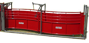 WW Hydraulic Cattle Chutes, Heavy Duty Cattle Equipment, Ranchmaster Hydraulic Chute, SuperPro Commercial Hyd Chute