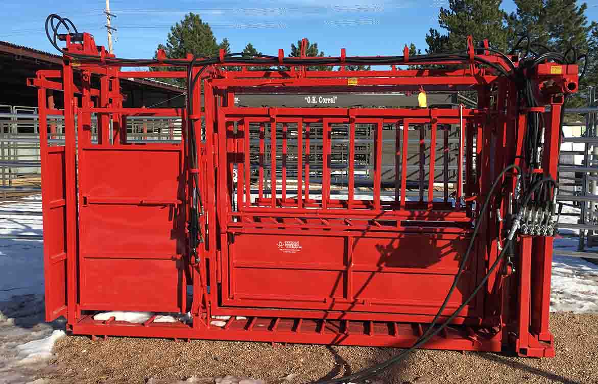 Titan Cattle Care Hyd Chute