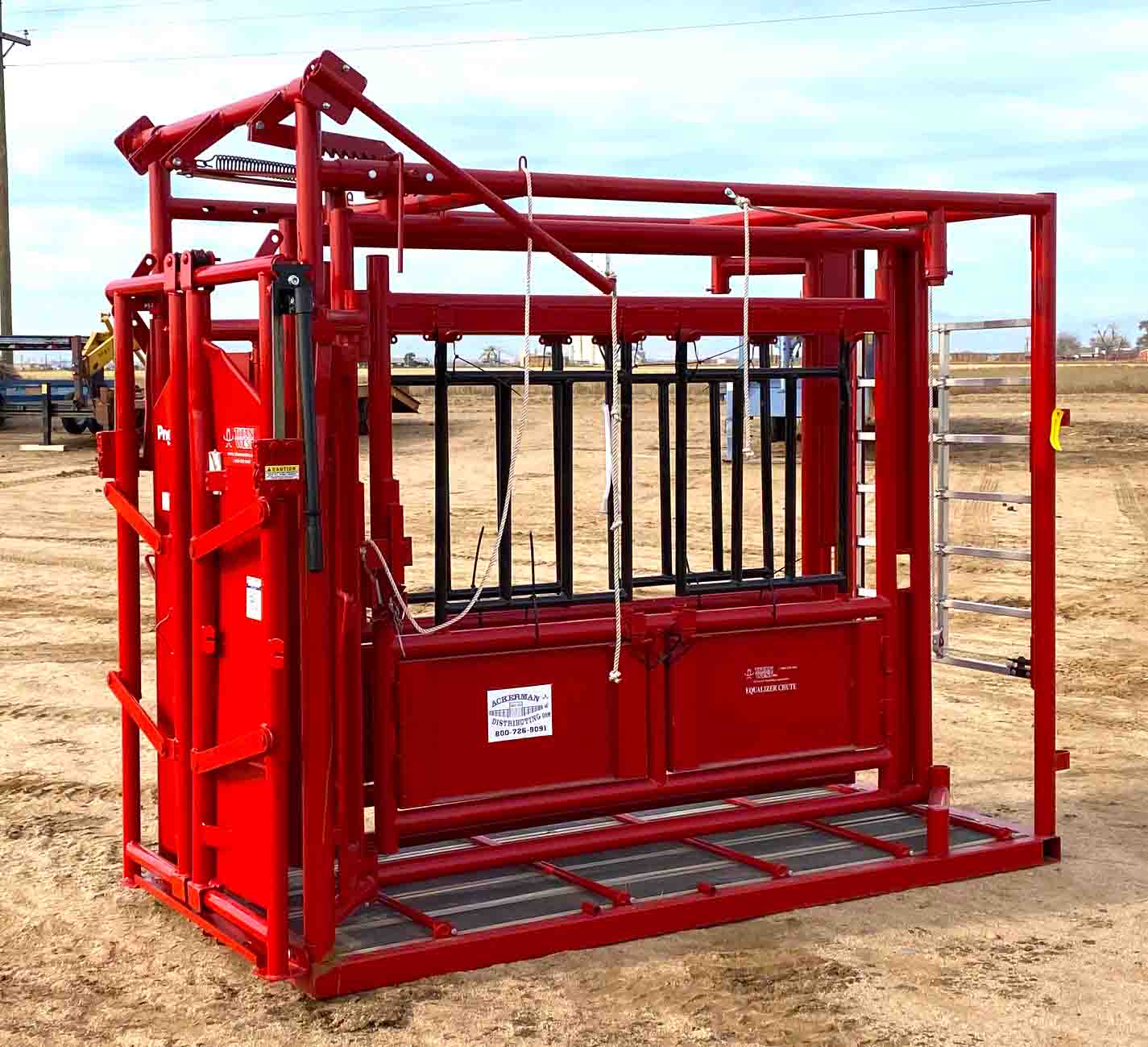 Titan  Equalizer Side Exit Cattle Squeeze Chute w/  Manual Headgate & Aluminum Sliding Tailgate