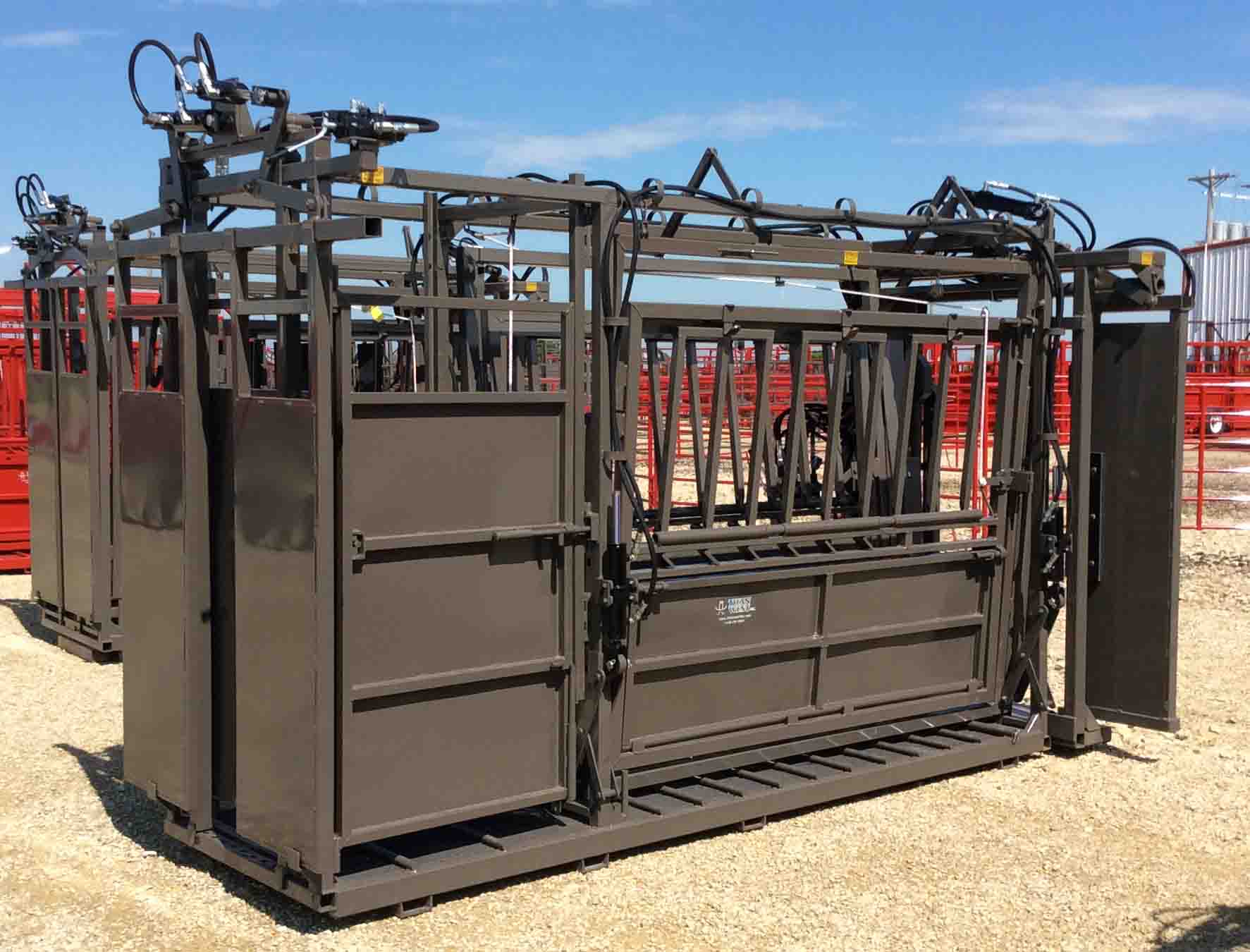 Titan Cattle Care Hyd Chute