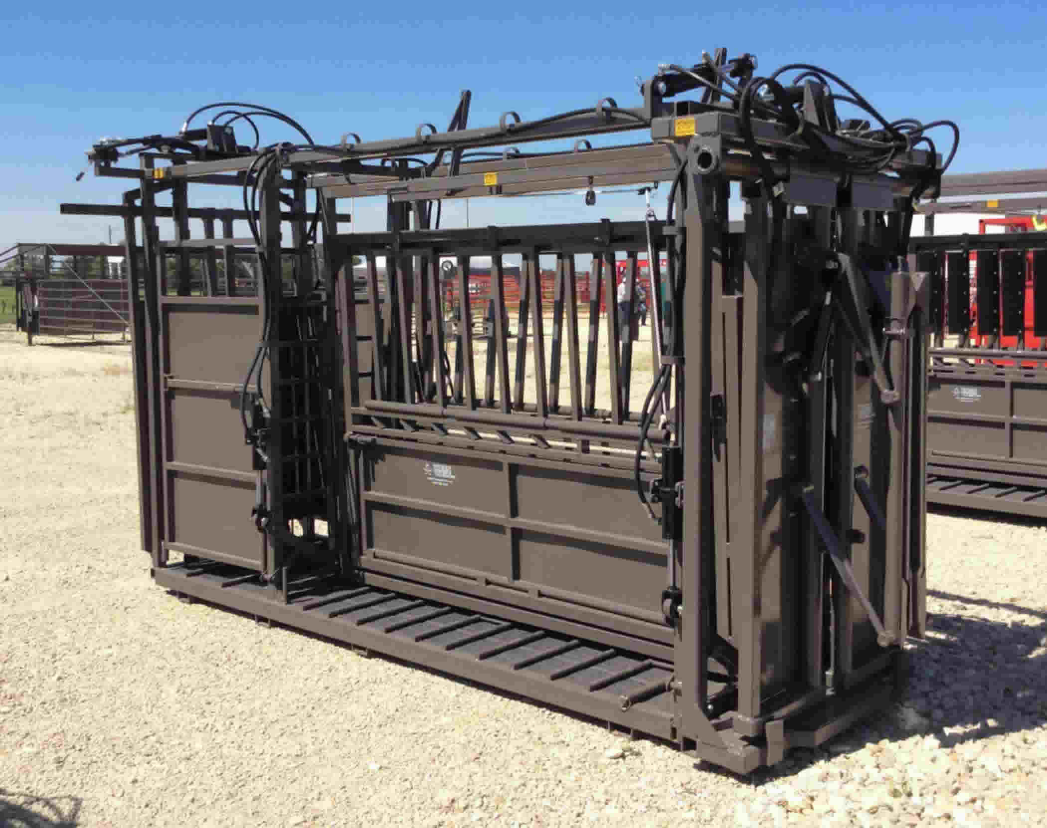 WW Equipment, WW Chutes, Calf Table, Longhorn Chute, Maternity Pen, Calf Tables, Headgates