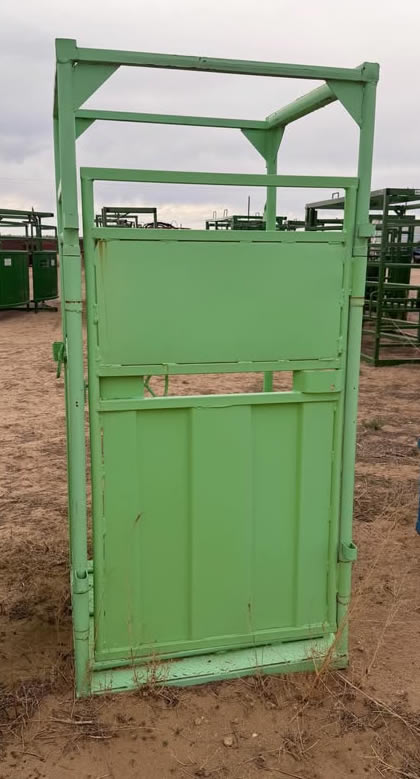The Bandito & Flying A Palpation Cages