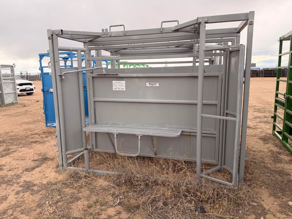 Renegade 8 1/2' Adjustable Cattle Alley
