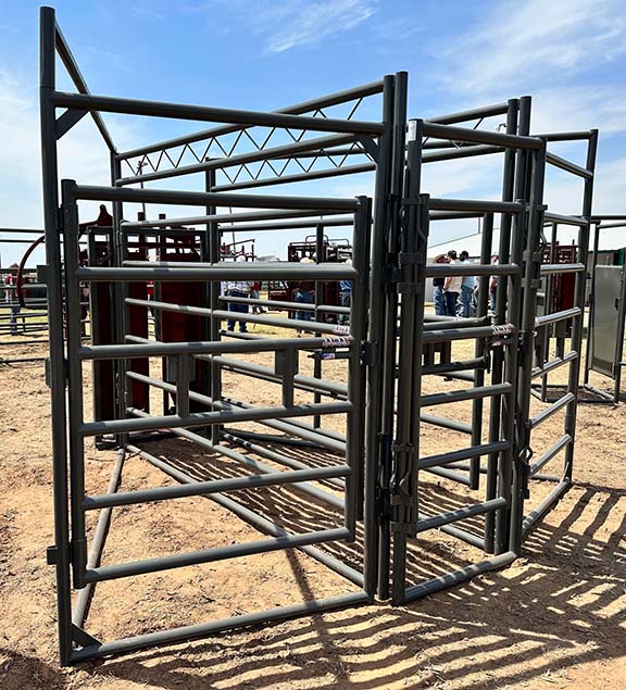 10' x 10' Maternity Pen w/ TrimStock Headgate