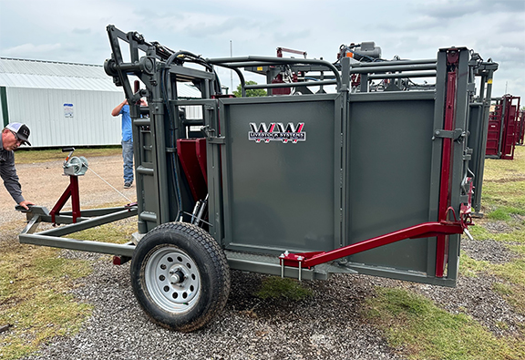 WW Hydraulic Calf Table Works with the Yoke Trailer !