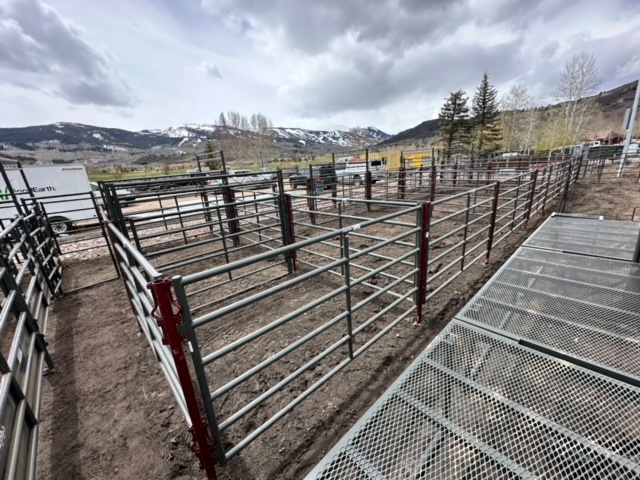 WW Bucking Chutes and Back Pens